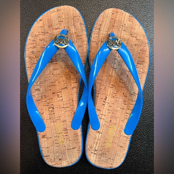 Michael Kors Jet Set Jelly Flip Flops - Picture 3 of 6